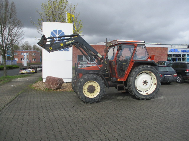 Fiat 70-88 DT mit Frontlader - Traktor: das Bild 2 Fiat 70-88 DT mit Frontlader - Traktor: das Bild 2