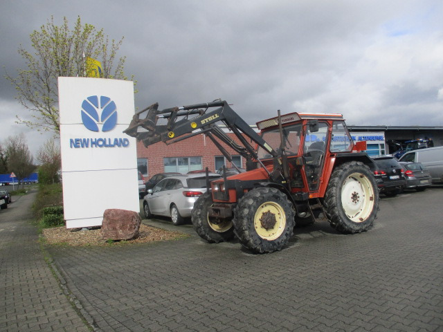 Fiat 70-88 DT mit Frontlader - Traktor: das Bild 1 Fiat 70-88 DT mit Frontlader - Traktor: das Bild 1