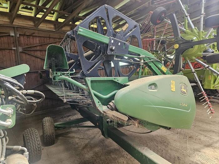John Deere 618R - Schneidwerk: das Bild 1 John Deere 618R - Schneidwerk: das Bild 1