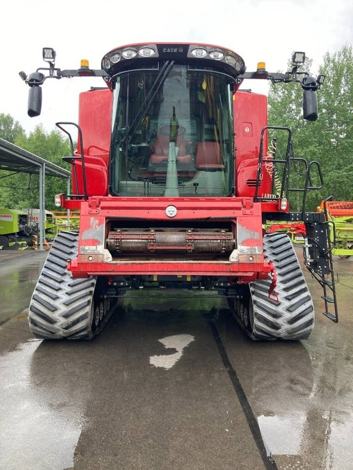 Case IH 9240 - Mähdrescher: das Bild 2 Case IH 9240 - Mähdrescher: das Bild 2