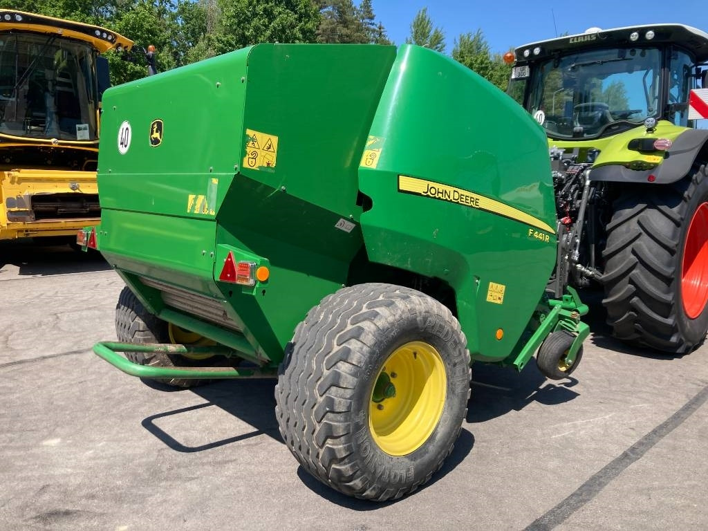 John Deere F441R - Rundballenpresse: das Bild 5 John Deere F441R - Rundballenpresse: das Bild 5