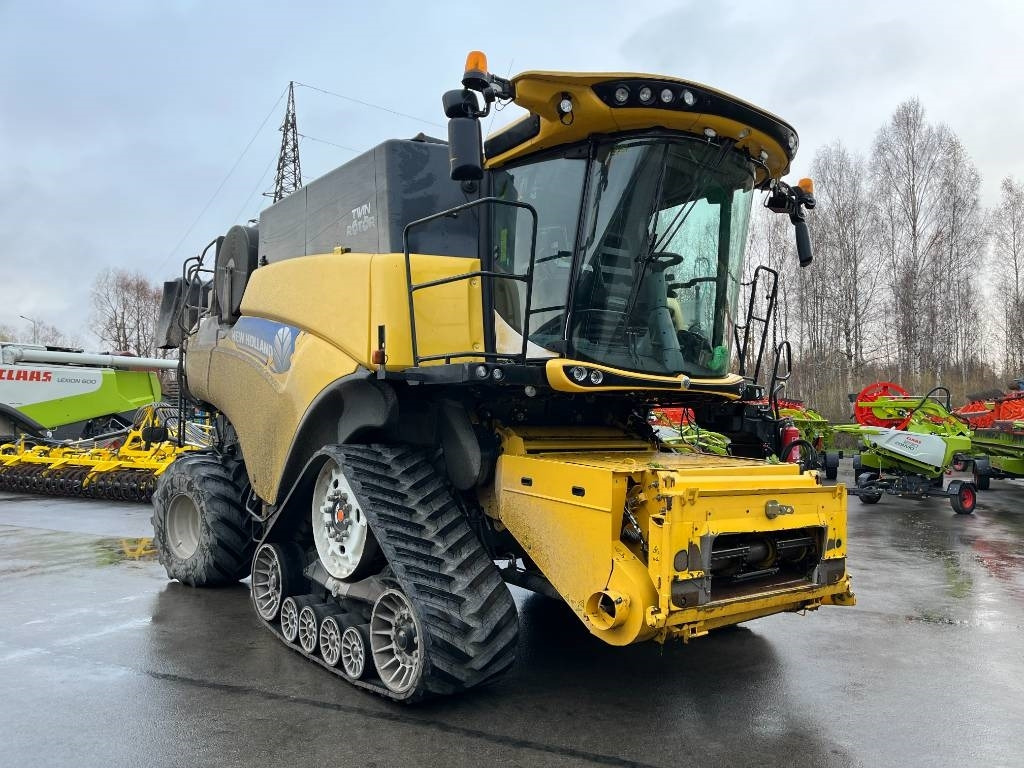 Mähdrescher New Holland CR 9.90: das Bild 6