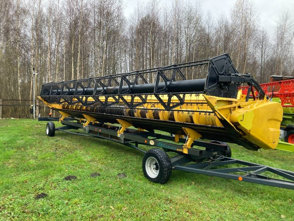 Mähdrescher New Holland CR 9090 Elevation: das Bild 9