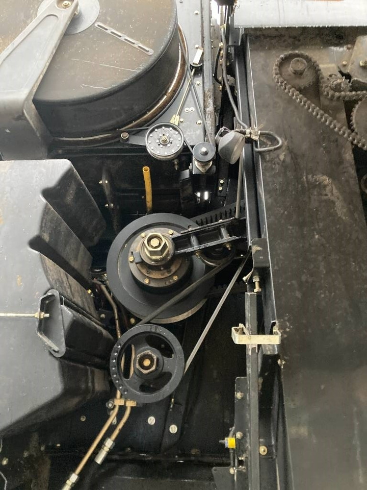 Mähdrescher New Holland CR 9090 Elevation: das Bild 17