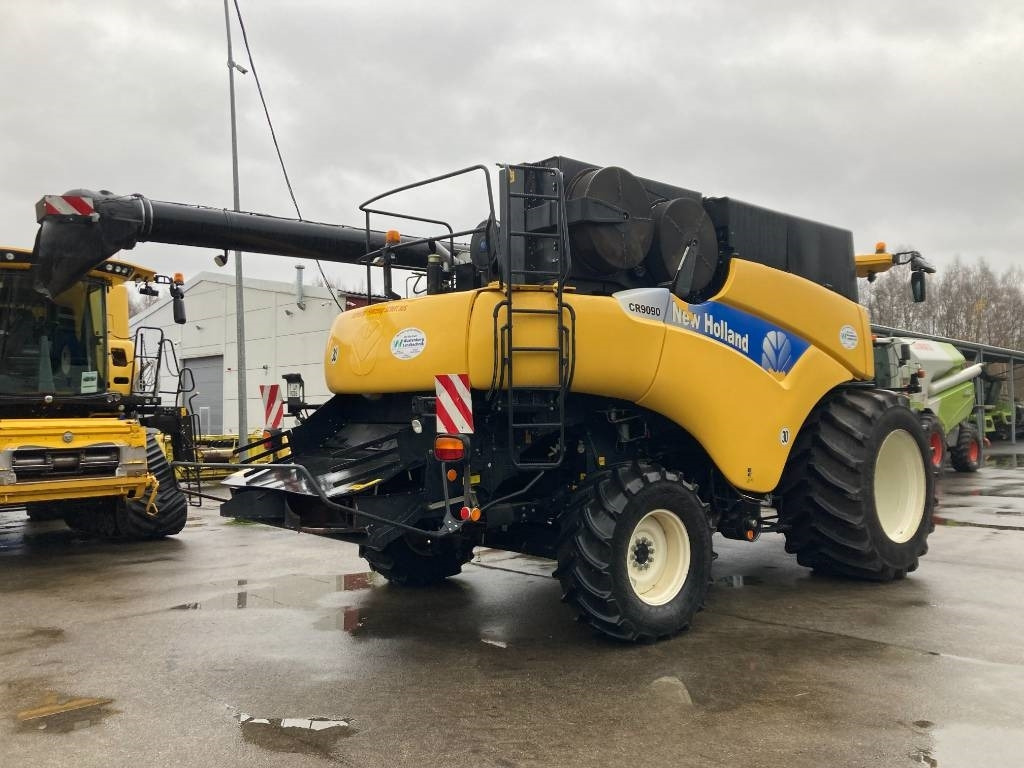 Mähdrescher New Holland CR 9090 Elevation: das Bild 6