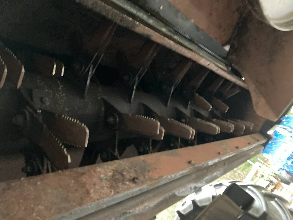 Mähdrescher New Holland CR 9090 Elevation: das Bild 16