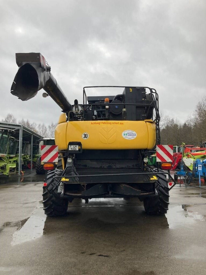 Mähdrescher New Holland CR 9090 Elevation: das Bild 7