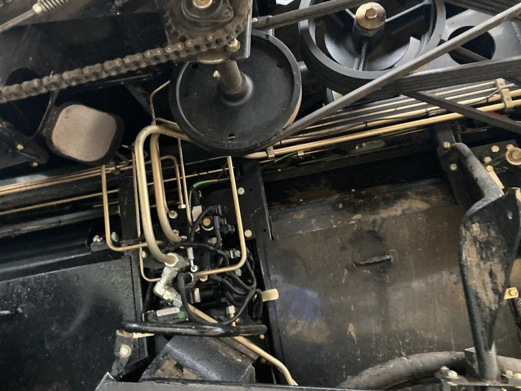 Mähdrescher New Holland CR 9090 Elevation: das Bild 22