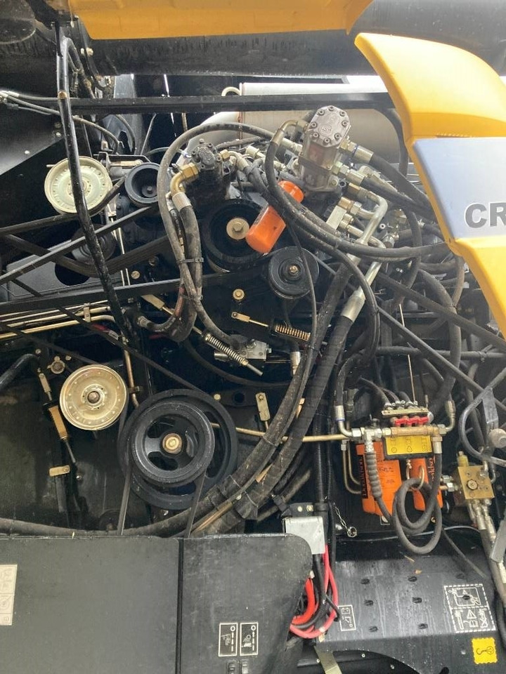 Mähdrescher New Holland CR 9090 Elevation: das Bild 19