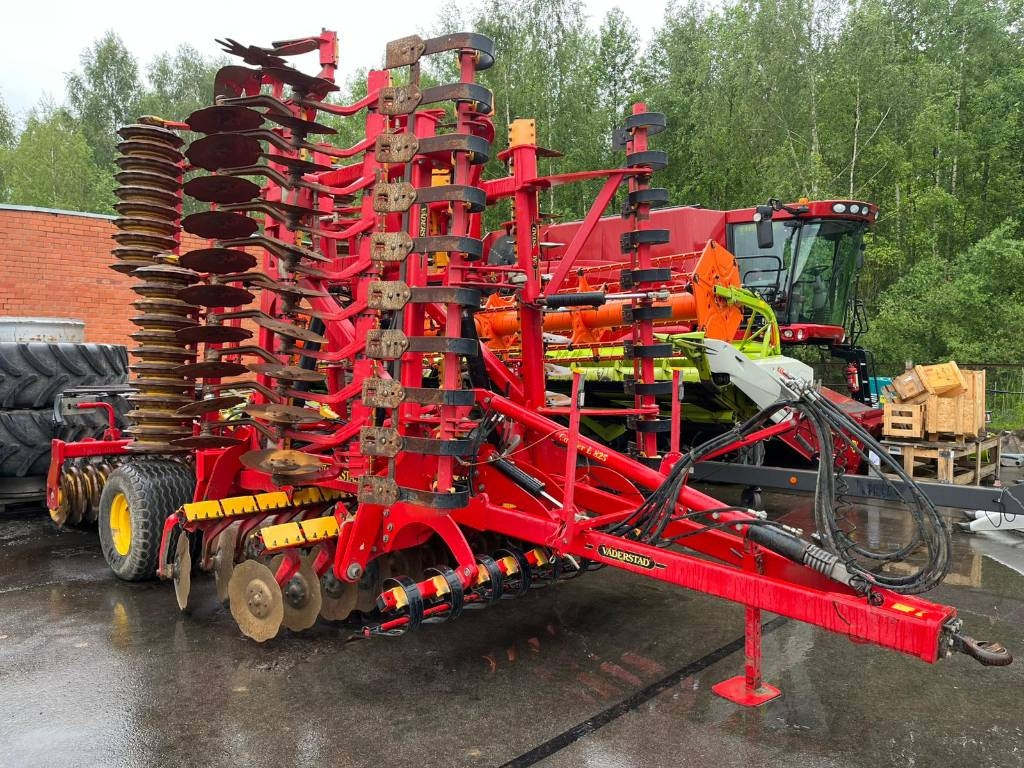 Vaderstad Carrier L 825 - Scheibenegge: das Bild 1 Vaderstad Carrier L 825 - Scheibenegge: das Bild 1