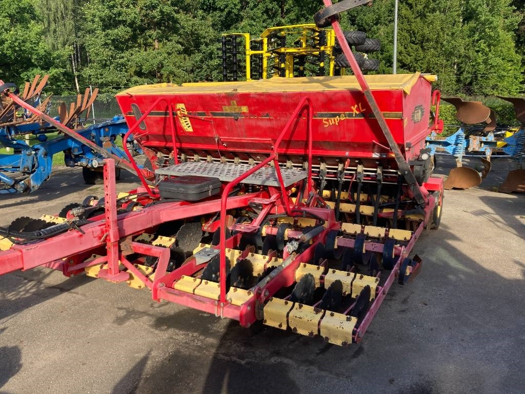 Vaderstad Rapid 400C - Säkombination: das Bild 1 Vaderstad Rapid 400C - Säkombination: das Bild 1
