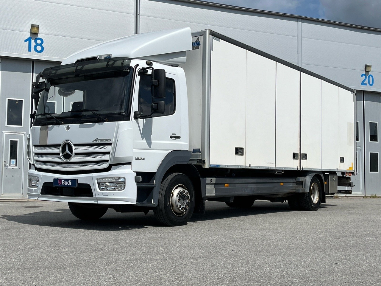 Distributionsbil Mercedes-Benz ATEGO -2019 | SKAB - Koffer LKW: das Bild 1 Distributionsbil Mercedes-Benz ATEGO -2019 | SKAB - Koffer LKW: das Bild 1