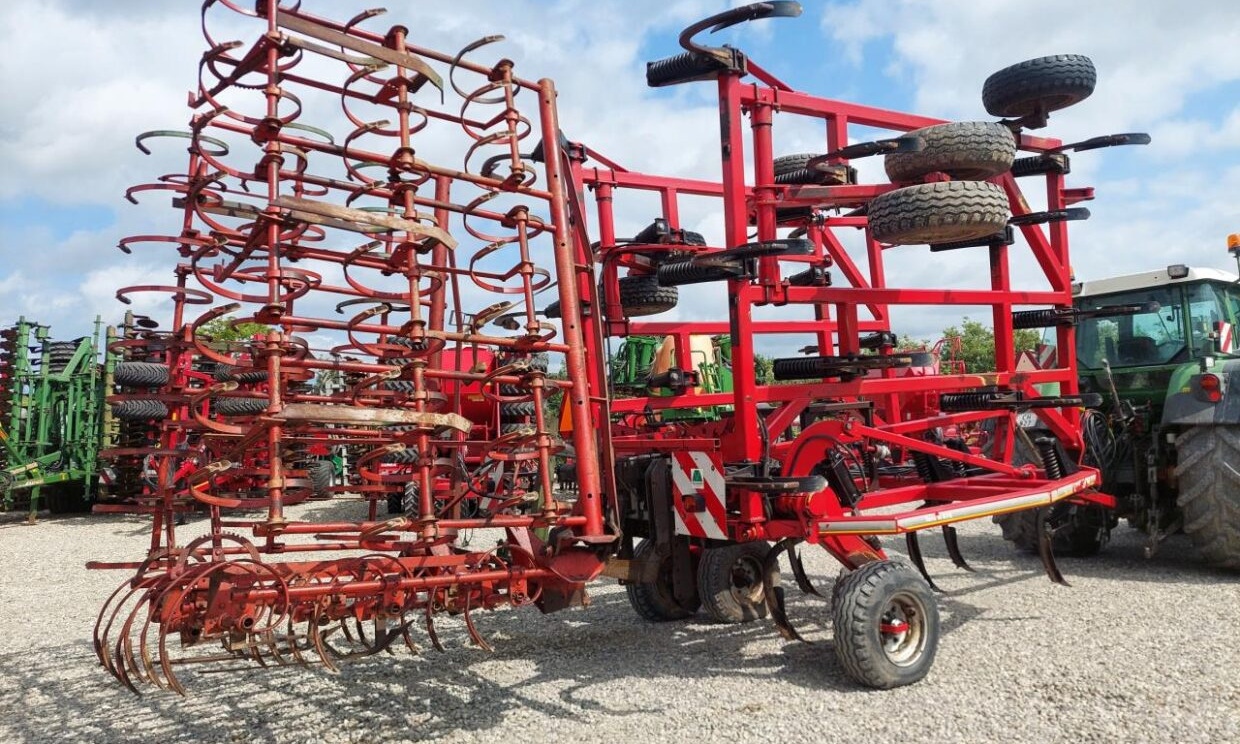 Horsch TERRANO 8 FG + Kverneland C - Egge: das Bild 4 Horsch TERRANO 8 FG + Kverneland C - Egge: das Bild 4
