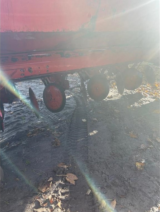 Underhaug UN-3200 - Kartoffellegemaschine: das Bild 4 Underhaug UN-3200 - Kartoffellegemaschine: das Bild 4