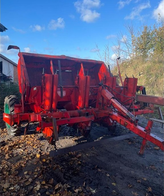 Underhaug UN-3200 - Kartoffellegemaschine: das Bild 2 Underhaug UN-3200 - Kartoffellegemaschine: das Bild 2