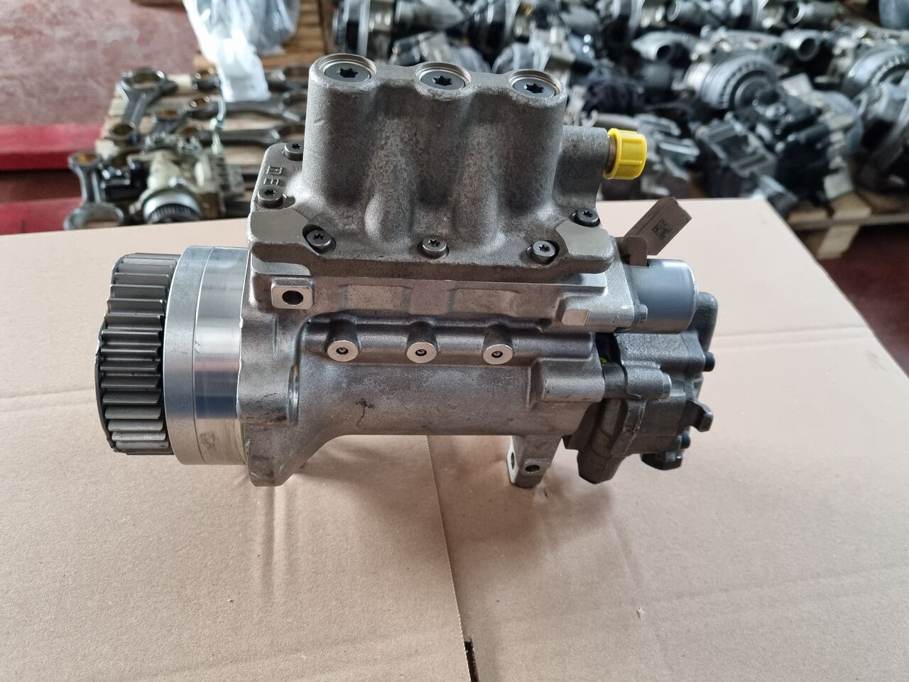 Delphi ATEGO EURO 6 A9360701601/001 Mercedes-Benz ATEGO EURO 6 - Kraftstoffpumpe für LKW: das Bild 3 Delphi ATEGO EURO 6 A9360701601/001 Mercedes-Benz ATEGO EURO 6 - Kraftstoffpumpe für LKW: das Bild 3