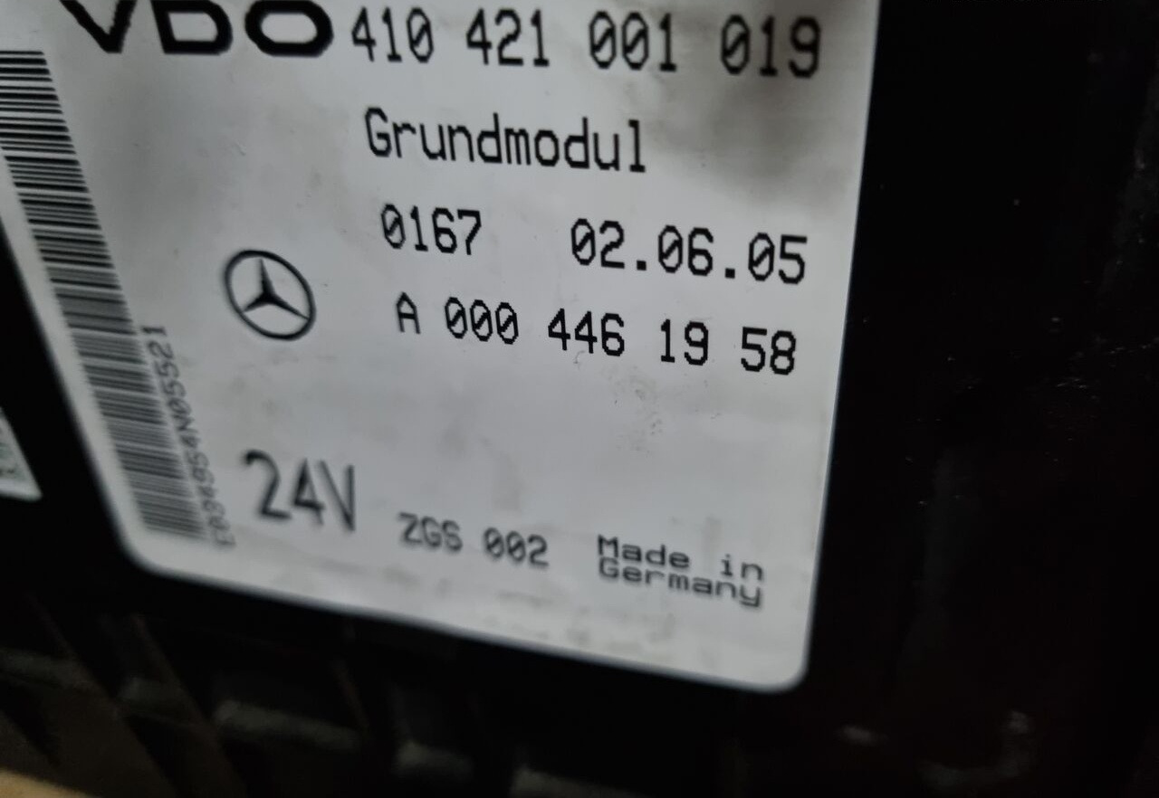 Mercedes-Benz GRUNDMODUL ACTROS MP4 A0014465158 Mercedes-Benz ACTROS MP4 EURO 6 - Sicherung für LKW: das Bild 2 Mercedes-Benz GRUNDMODUL ACTROS MP4 A0014465158 Mercedes-Benz ACTROS MP4 EURO 6 - Sicherung für LKW: das Bild 2
