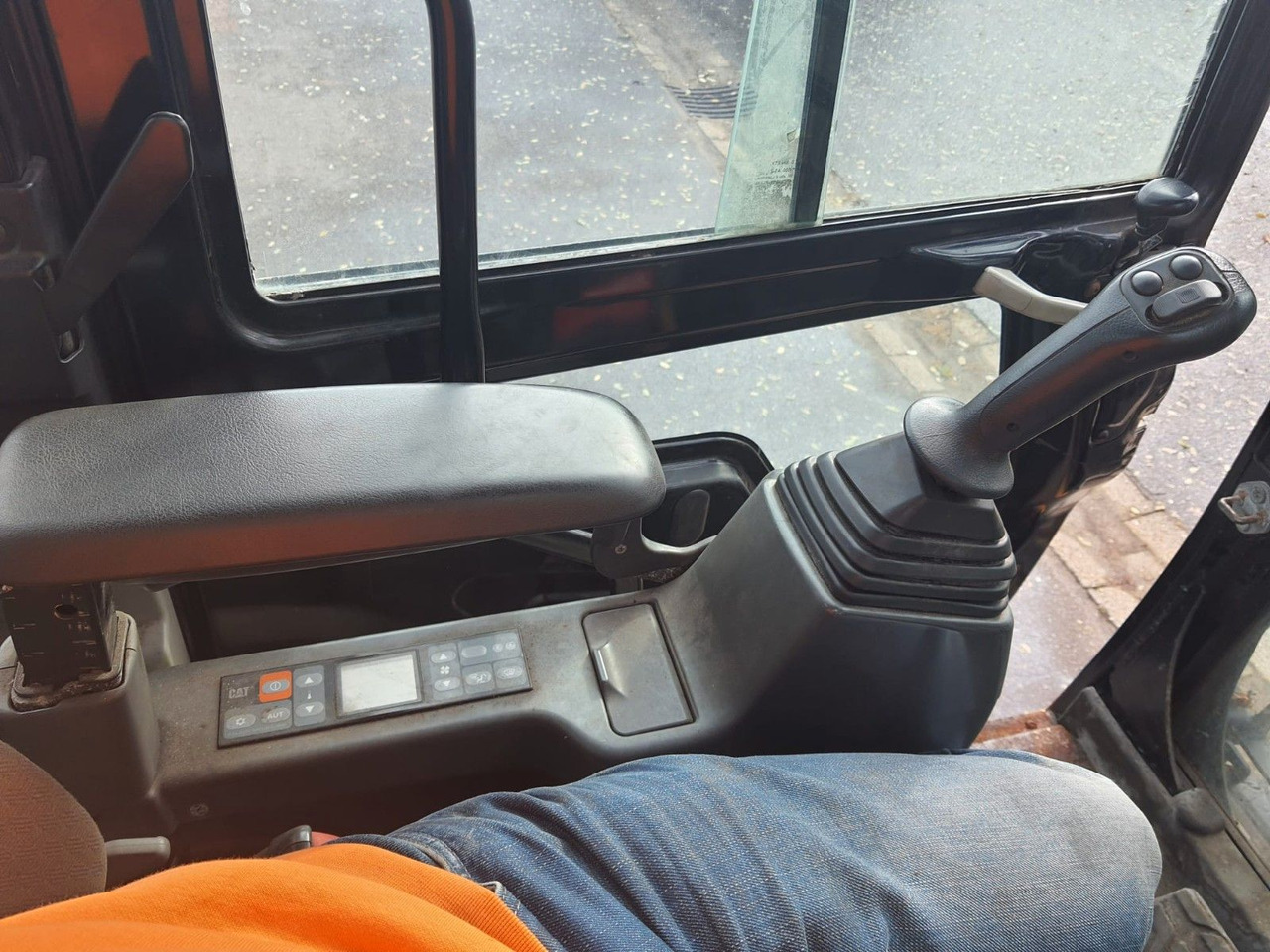 CAT 311 F L RR - Kettenbagger: das Bild 5 CAT 311 F L RR - Kettenbagger: das Bild 5