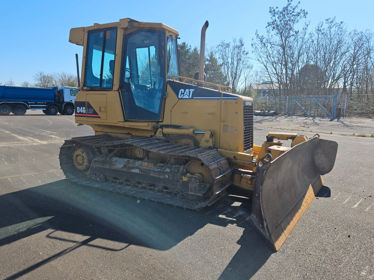 CAT D4G LGP - Bulldozer: das Bild 1 CAT D4G LGP - Bulldozer: das Bild 1