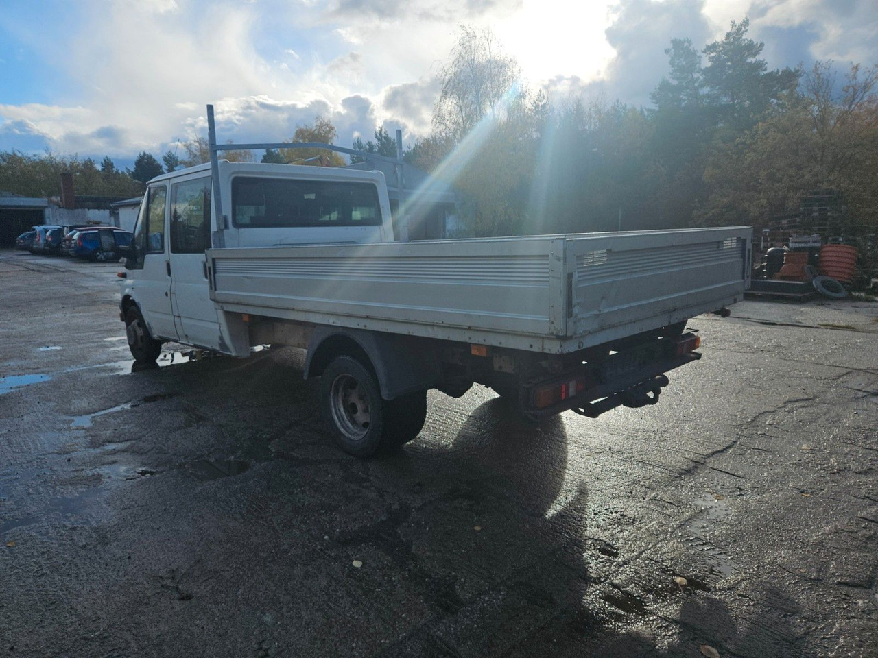 Ford Transit DOKA Pritsche Zwillingsbereifung - Pritsche Transporter, Transporter mit Doppelkabine: das Bild 3 Ford Transit DOKA Pritsche Zwillingsbereifung - Pritsche Transporter, Transporter mit Doppelkabine: das Bild 3