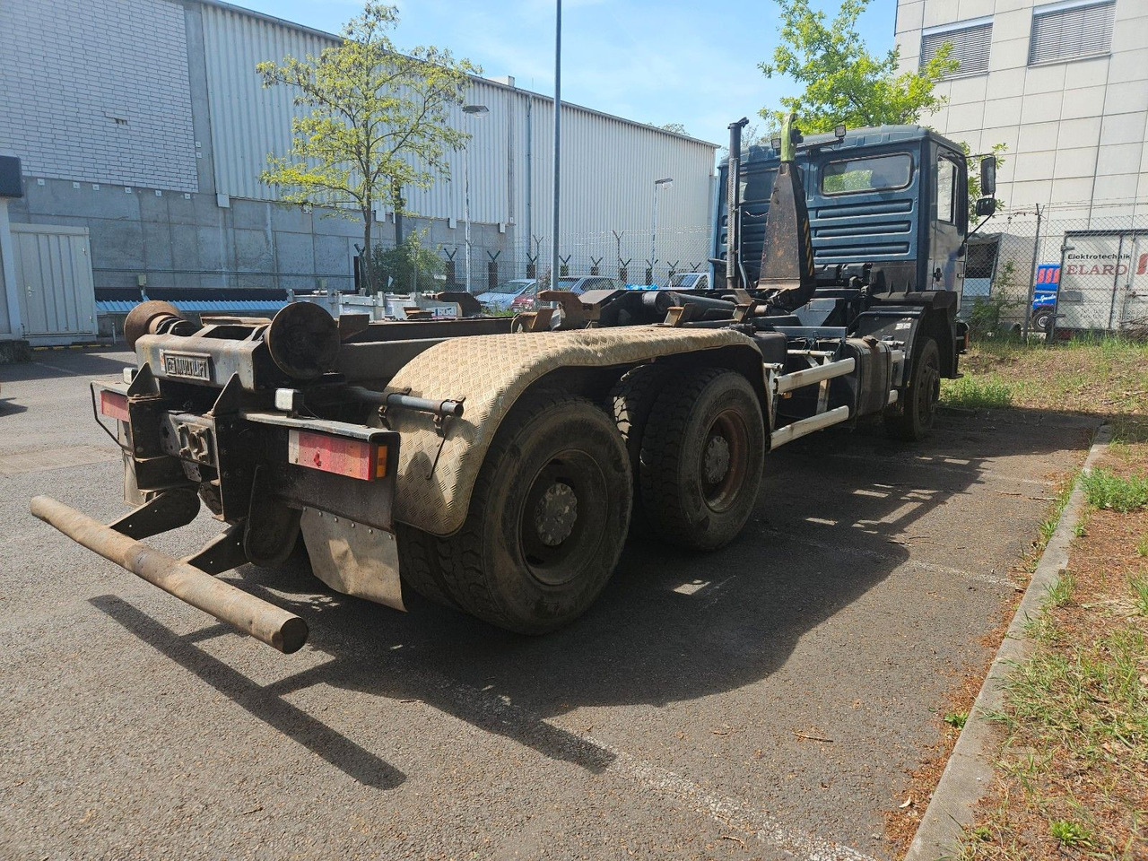 MAN 26.322 6x4 Hakenabroller - Abrollkipper: das Bild 4 MAN 26.322 6x4 Hakenabroller - Abrollkipper: das Bild 4