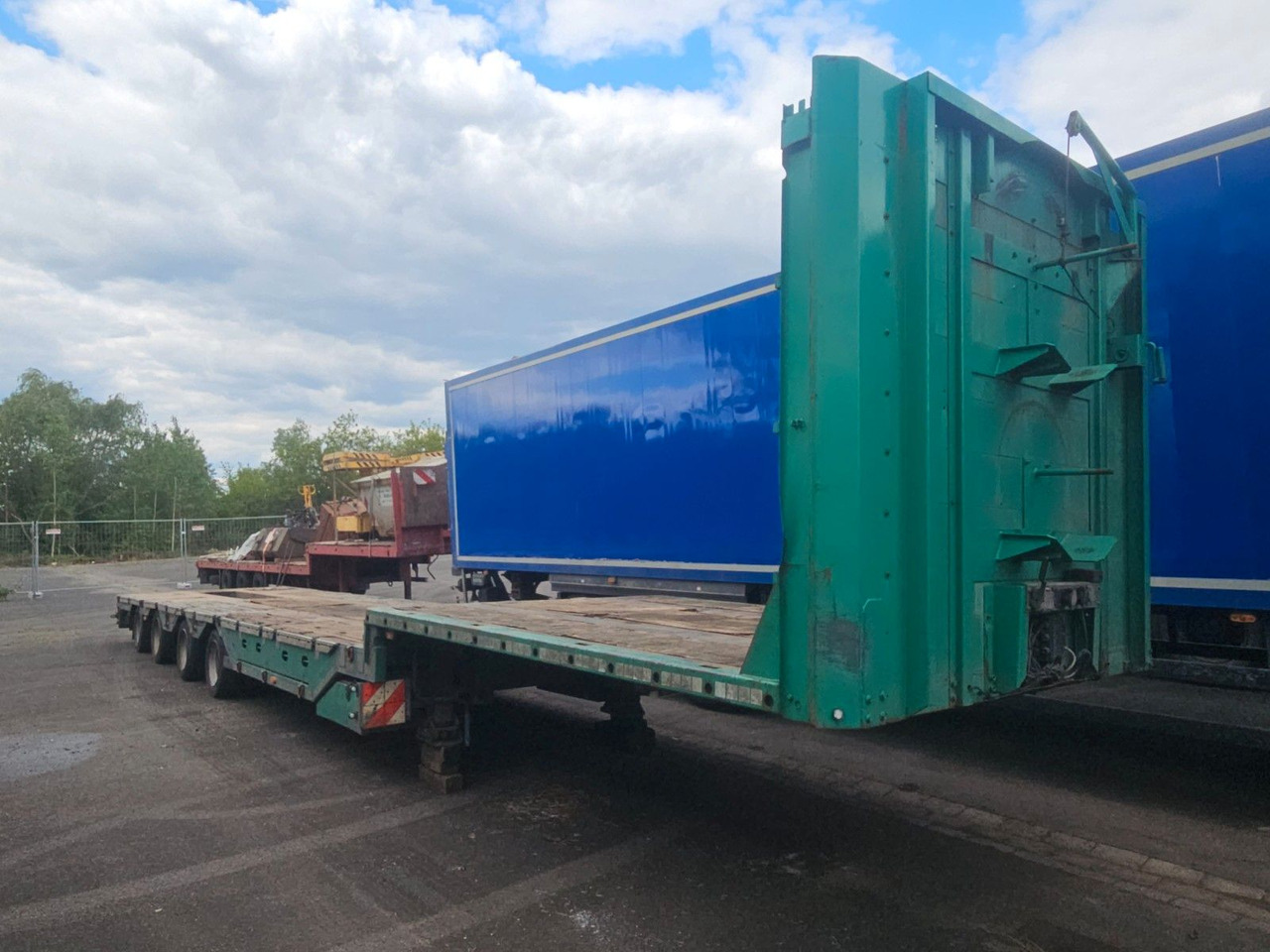 Meusburger MPG-4 Tieflader mit Radmulden 39.5t - Tieflader Auflieger: das Bild 2 Meusburger MPG-4 Tieflader mit Radmulden 39.5t - Tieflader Auflieger: das Bild 2