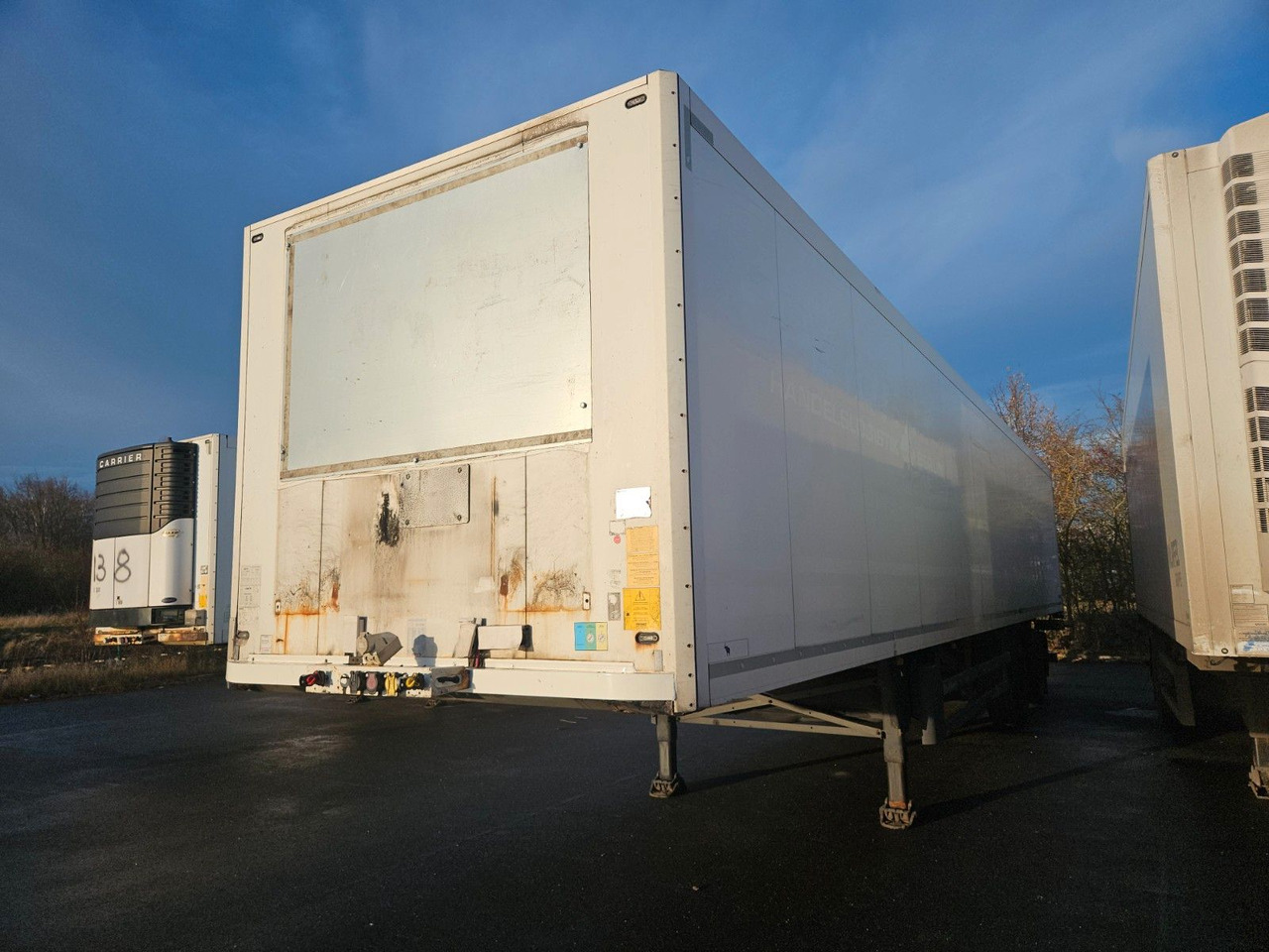 Schmitz Cargobull SKO 20 mit LBW ohne Kühlaggregat - Koffer Auflieger: das Bild 4 Schmitz Cargobull SKO 20 mit LBW ohne Kühlaggregat - Koffer Auflieger: das Bild 4