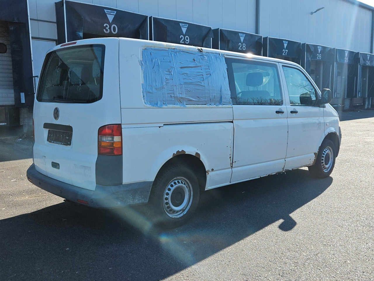 Volkswagen T5 9 Sitzer lang - Personentransporter: das Bild 3 Volkswagen T5 9 Sitzer lang - Personentransporter: das Bild 3