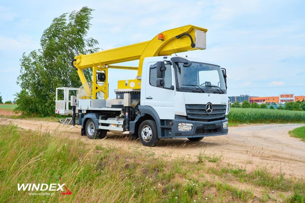 Palfinger P 300 KS - LKW mit Arbeitsbühne: das Bild 1 Palfinger P 300 KS - LKW mit Arbeitsbühne: das Bild 1