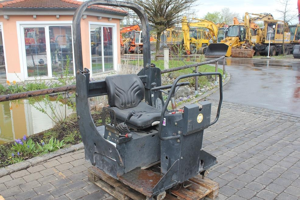 Bomag BW 100 AC 3 - Fahrerhaus und Interieur für Kombiwalze: das Bild 2 Bomag BW 100 AC 3 - Fahrerhaus und Interieur für Kombiwalze: das Bild 2