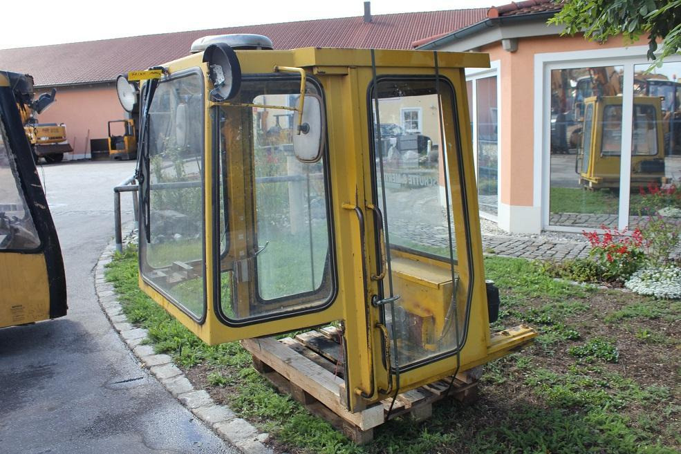 Faun-Frisch 1400 C - Fahrerhaus für Baumaschine: das Bild 1 Faun-Frisch 1400 C - Fahrerhaus für Baumaschine: das Bild 1