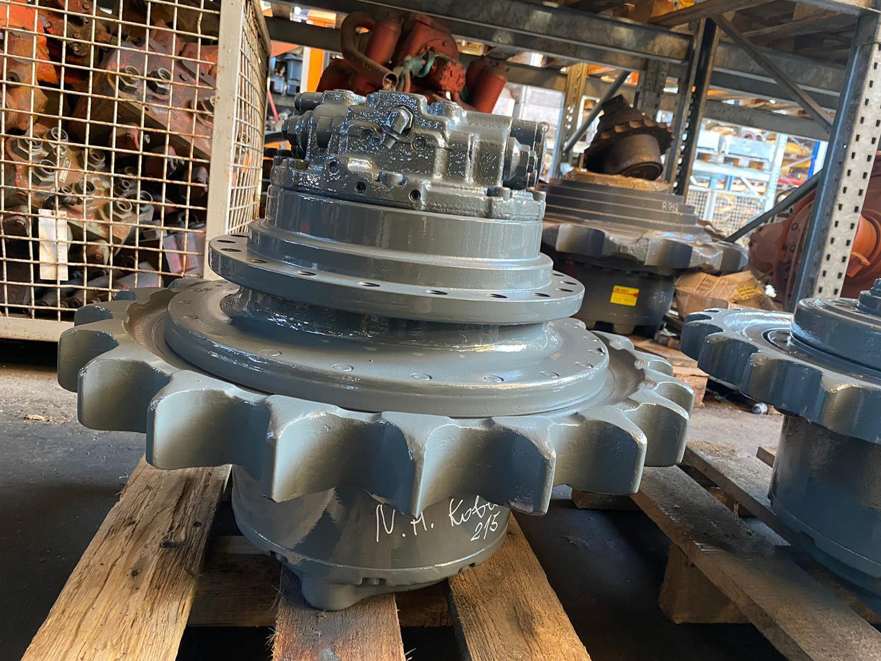 Fiat-Kobelco E 215 - Fahrantrieb für Baumaschine: das Bild 1 Fiat-Kobelco E 215 - Fahrantrieb für Baumaschine: das Bild 1