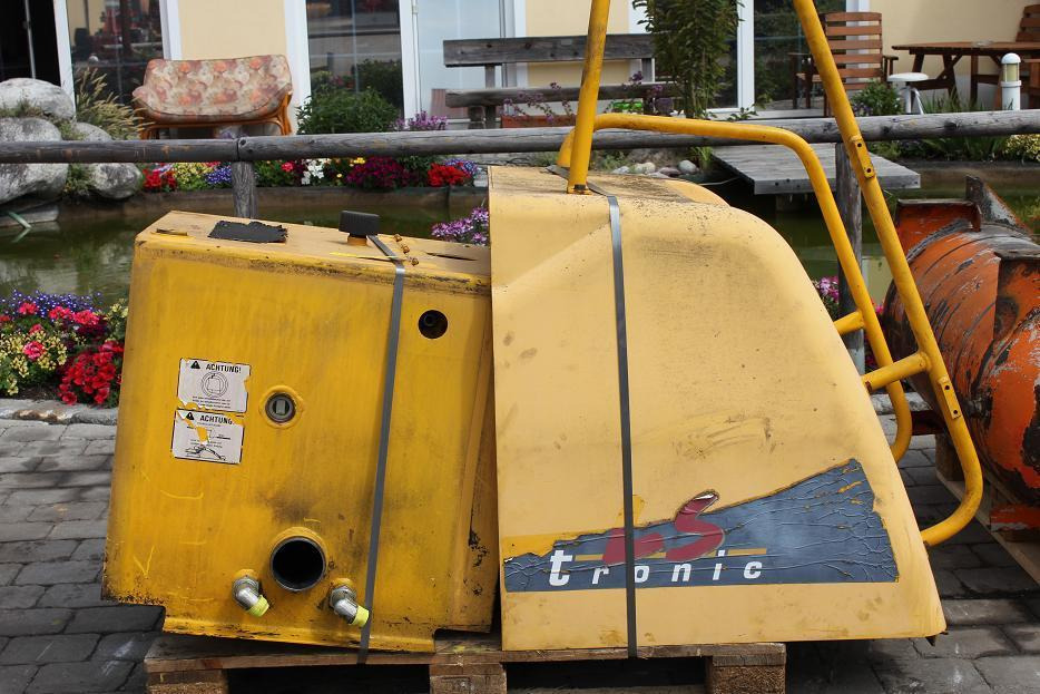 Furukawa 735 - Hydrauliktank für Baumaschine: das Bild 2 Furukawa 735 - Hydrauliktank für Baumaschine: das Bild 2