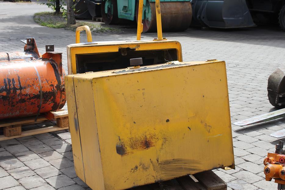 Furukawa 735 - Hydrauliktank für Baumaschine: das Bild 4 Furukawa 735 - Hydrauliktank für Baumaschine: das Bild 4