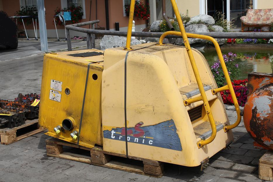 Furukawa 735 - Hydrauliktank für Baumaschine: das Bild 3 Furukawa 735 - Hydrauliktank für Baumaschine: das Bild 3