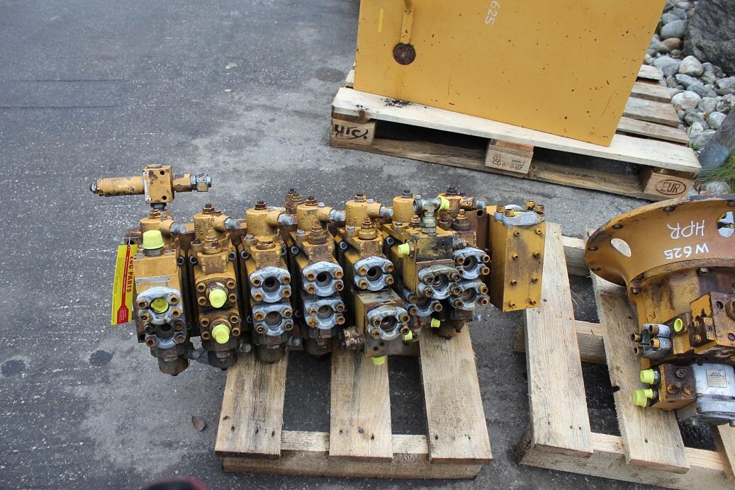 Furukawa W 625 - Hydraulik ventil für Baumaschine: das Bild 3 Furukawa W 625 - Hydraulik ventil für Baumaschine: das Bild 3