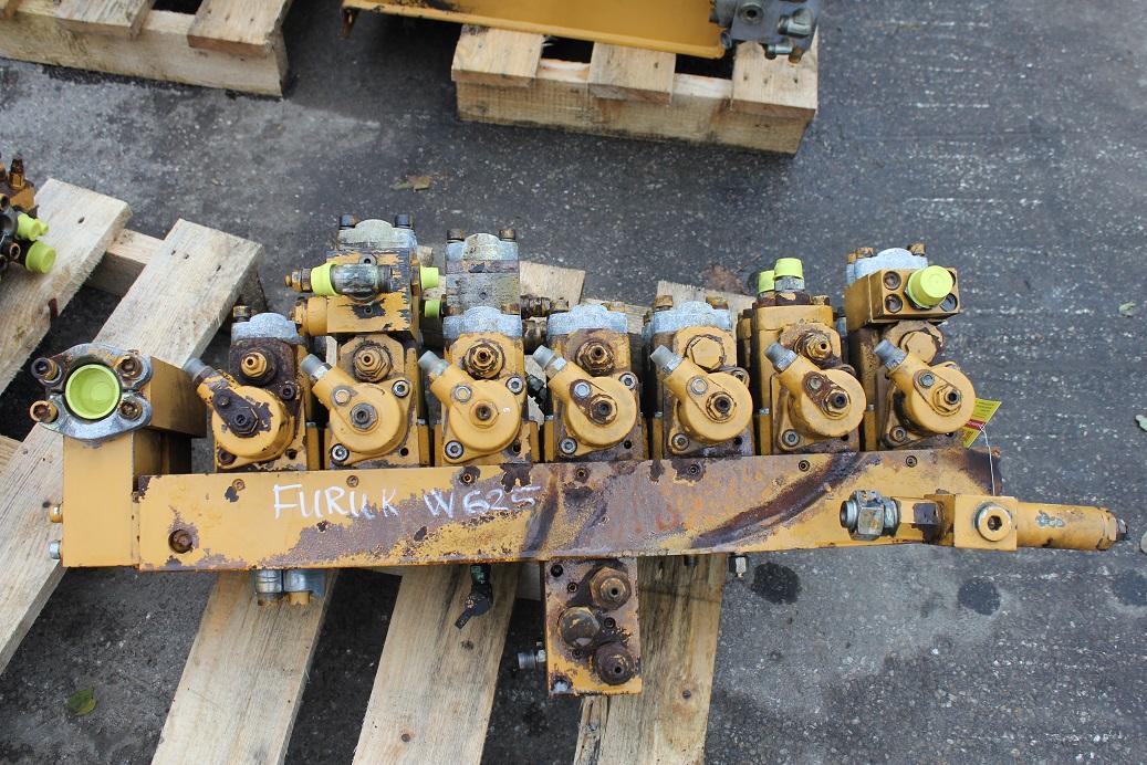 Furukawa W 625 - Hydraulik ventil für Baumaschine: das Bild 1 Furukawa W 625 - Hydraulik ventil für Baumaschine: das Bild 1