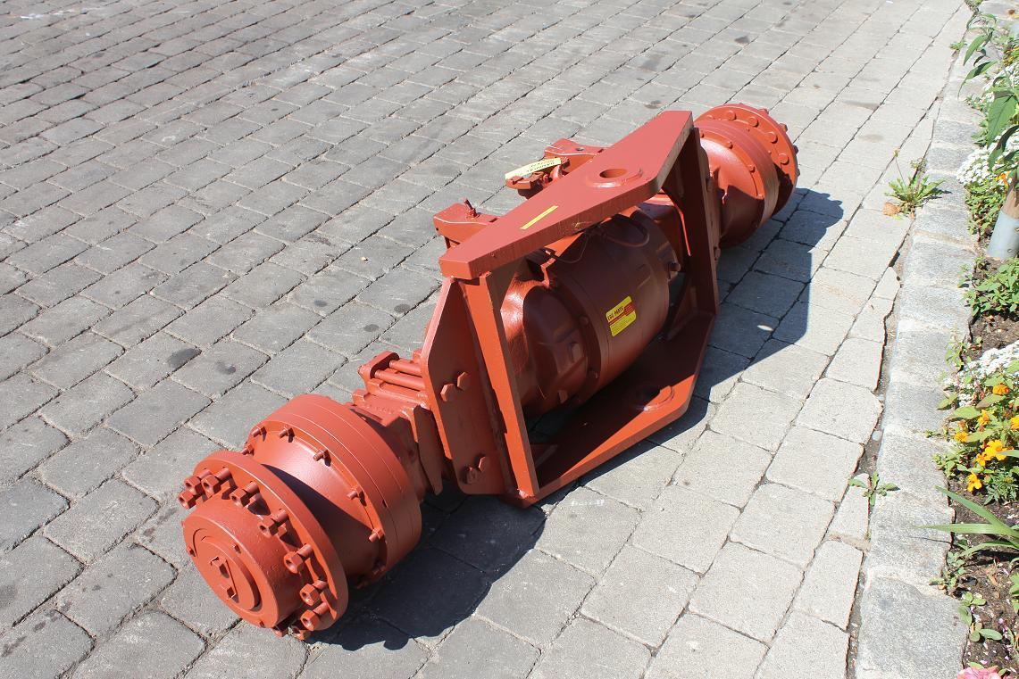 Hanomag 22 D-C - Achse und Teile für Baumaschine: das Bild 1 Hanomag 22 D-C - Achse und Teile für Baumaschine: das Bild 1
