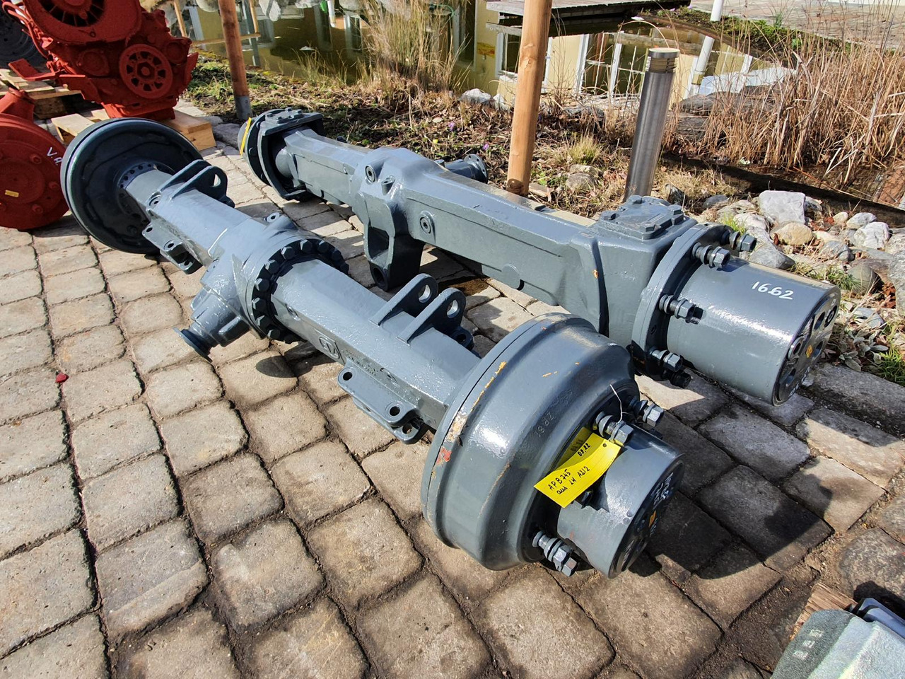 Liebherr AP B 745 aus A312 - Achse und Teile für Baumaschine: das Bild 1 Liebherr AP B 745 aus A312 - Achse und Teile für Baumaschine: das Bild 1