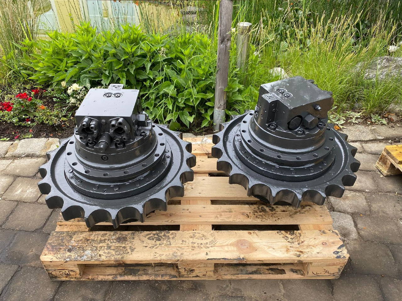 Terex TC 240 LC - Fahrantrieb für Baumaschine: das Bild 2 Terex TC 240 LC - Fahrantrieb für Baumaschine: das Bild 2