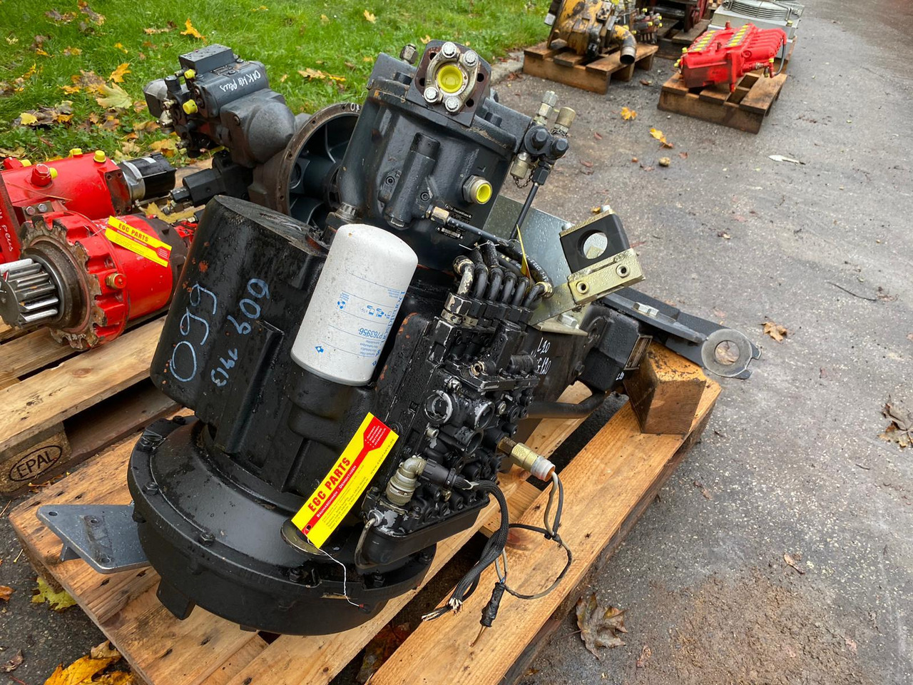 ZF 4 WG 120 aus O&K L 20 - Getriebe für Baumaschine: das Bild 2 ZF 4 WG 120 aus O&K L 20 - Getriebe für Baumaschine: das Bild 2