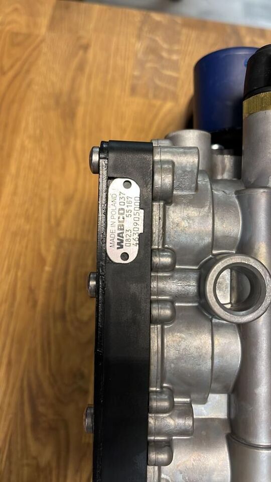 Nowy Zawór Sterowania Platformy Naczepy WABCO 4630905000 ETASC D 4630905000 - Hydraulik ventil für LKW: das Bild 3 Nowy Zawór Sterowania Platformy Naczepy WABCO 4630905000 ETASC D 4630905000 - Hydraulik ventil für LKW: das Bild 3