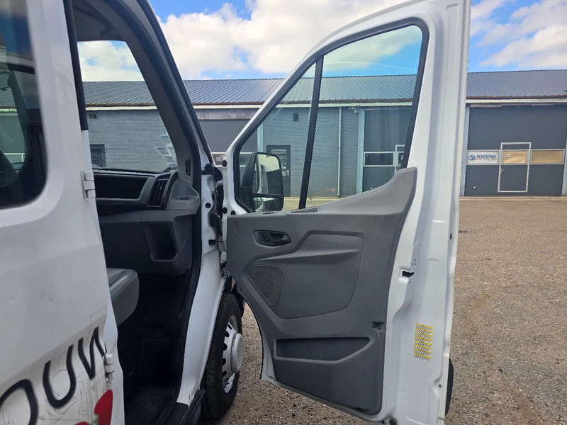 Pritsche Transporter, Transporter mit Doppelkabine Ford Transit 7 seats 2015: das Bild 12