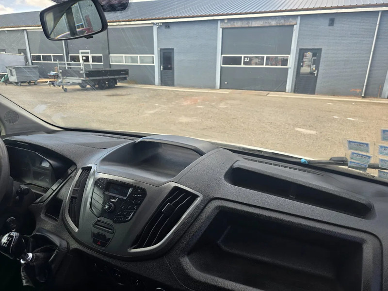 Pritsche Transporter, Transporter mit Doppelkabine Ford Transit 7 seats 2015: das Bild 15