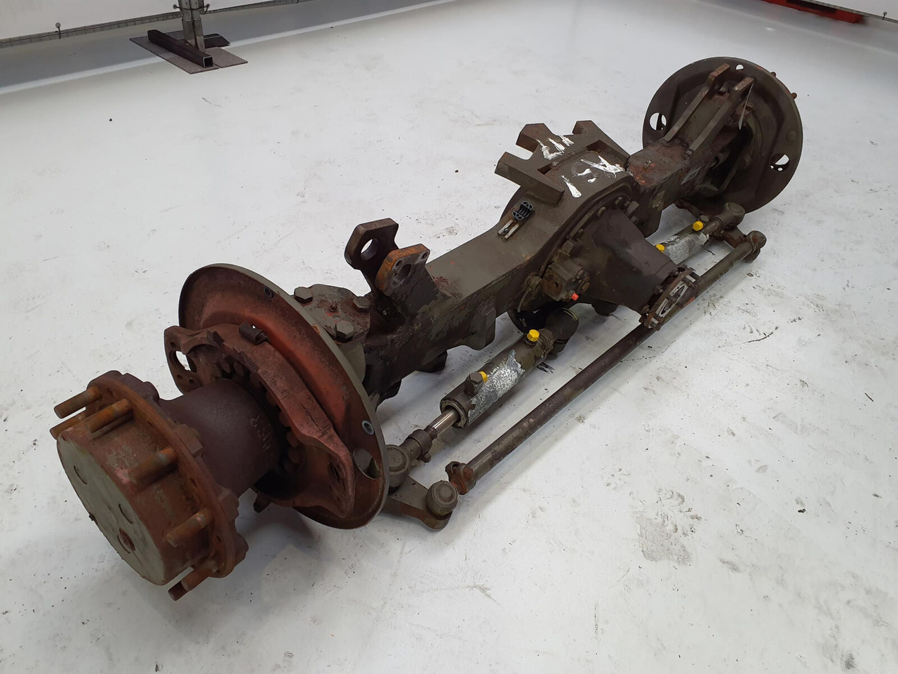 FAUN RTF 25 axle 1 - Achse und Teile für Mobilkran: das Bild 1 FAUN RTF 25 axle 1 - Achse und Teile für Mobilkran: das Bild 1