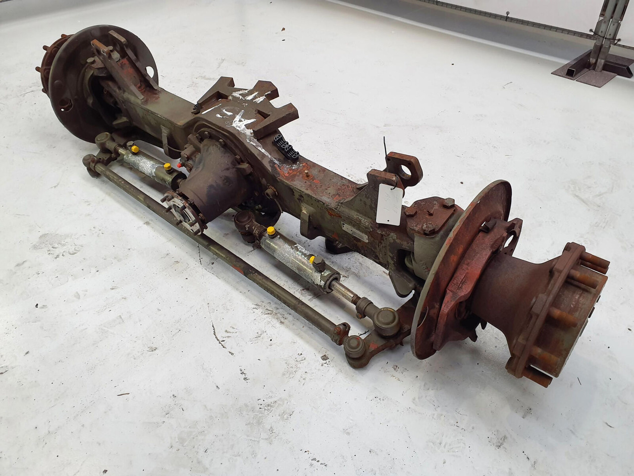 FAUN RTF 25 axle 1 - Achse und Teile für Mobilkran: das Bild 2 FAUN RTF 25 axle 1 - Achse und Teile für Mobilkran: das Bild 2