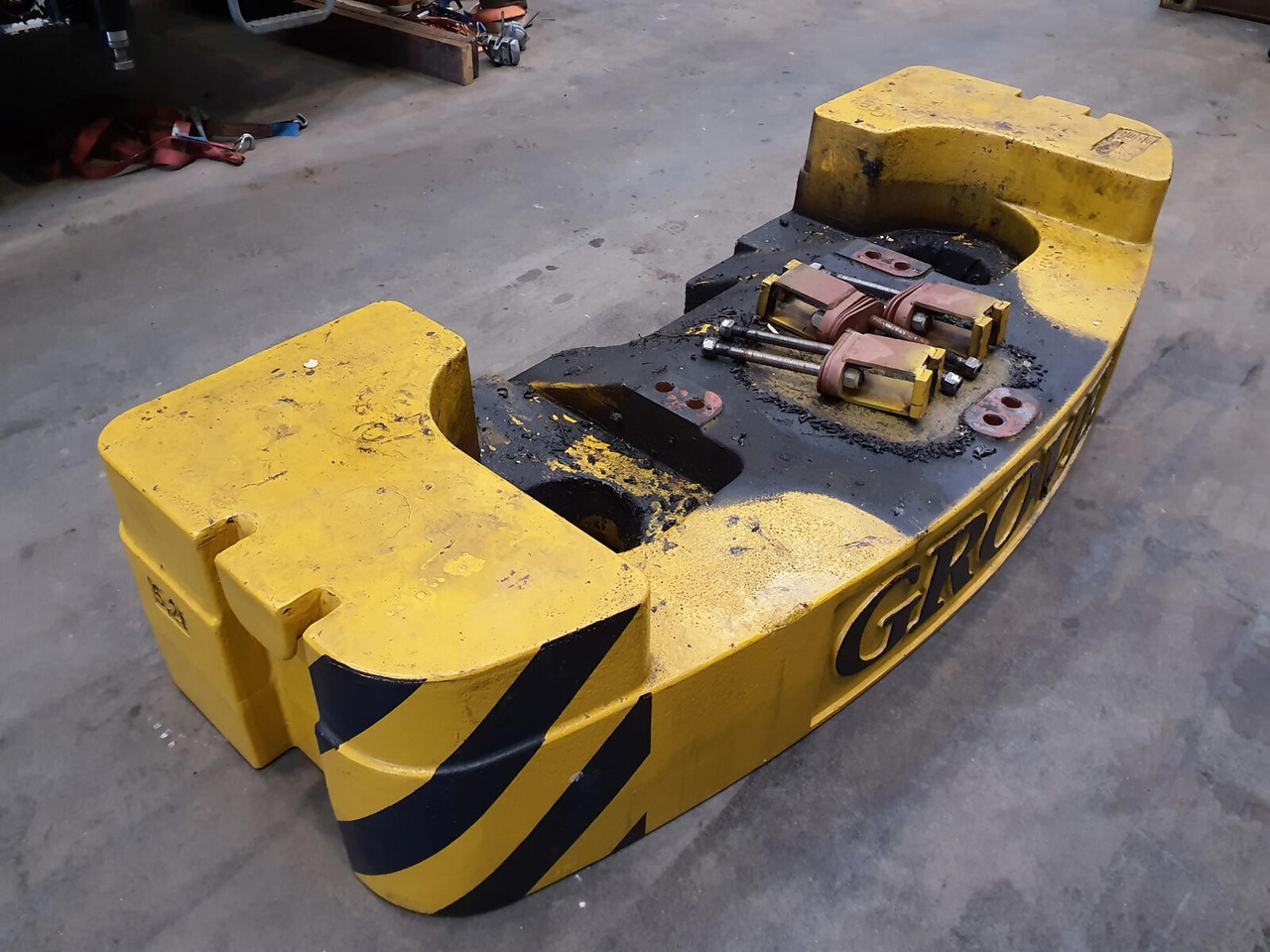 Grove GMK 3050 counterweight 5,2 ton - Gegengewicht für Mobilkran: das Bild 2 Grove GMK 3050 counterweight 5,2 ton - Gegengewicht für Mobilkran: das Bild 2