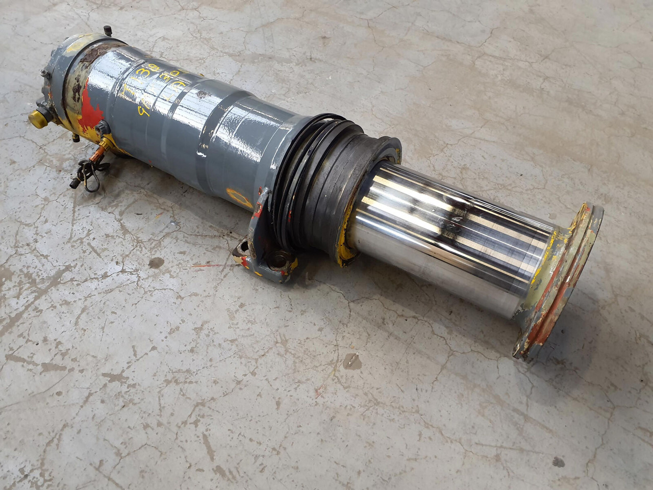 Grove GMK 3050 suspension cylinder - Hydraulikzylinder für All-Terrain Kran: das Bild 3 Grove GMK 3050 suspension cylinder - Hydraulikzylinder für All-Terrain Kran: das Bild 3