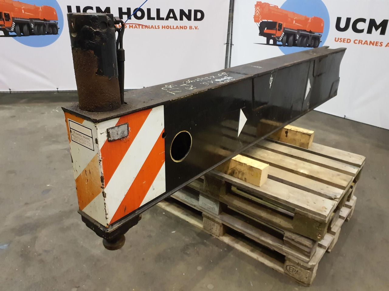 Grove GMK 3055 sliding beam complete rear - Federung für Mobilkran: das Bild 2 Grove GMK 3055 sliding beam complete rear - Federung für Mobilkran: das Bild 2