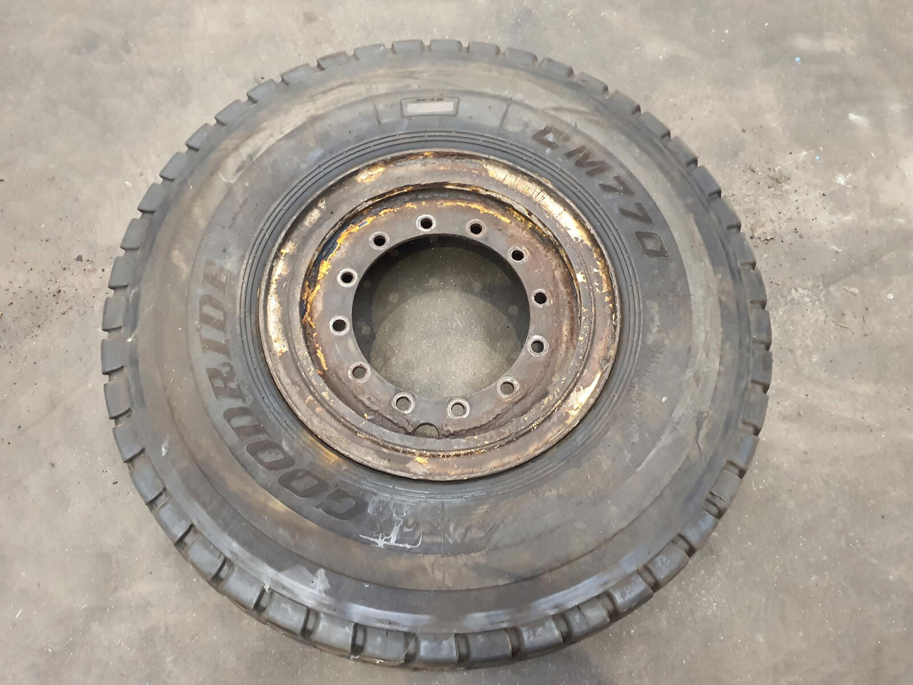 Grove Wheel 385/95R25 12 5.4 3p - Komplettrad für Kran: das Bild 1 Grove Wheel 385/95R25 12 5.4 3p - Komplettrad für Kran: das Bild 1